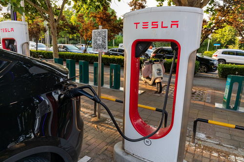 特斯拉充電標準統(tǒng)一北美市場，市值一夜大漲2200億背后的戰(zhàn)略與機遇